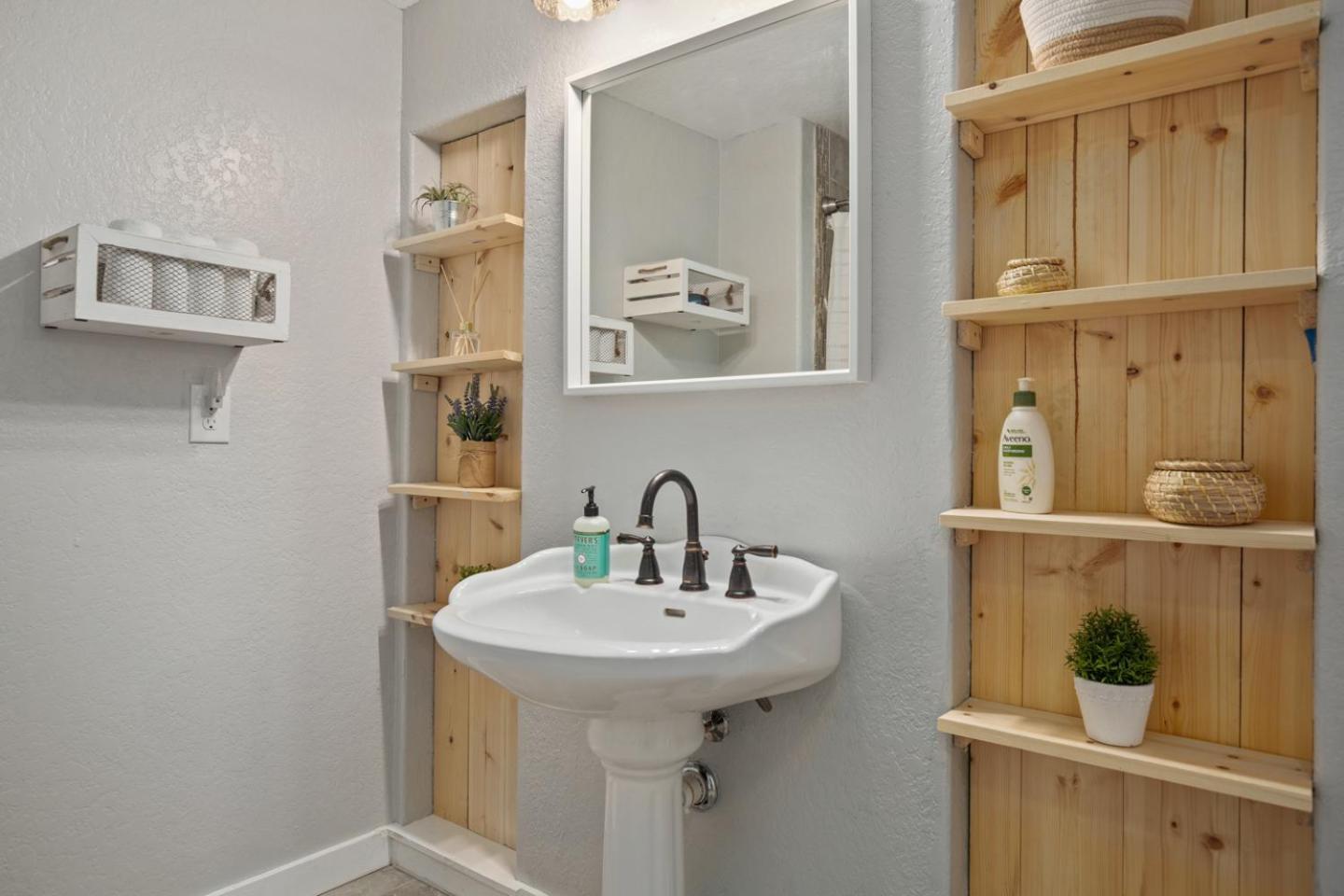 Downtown Studio 1 At Beer Ranch Project Inn Wimberley Bagian luar foto